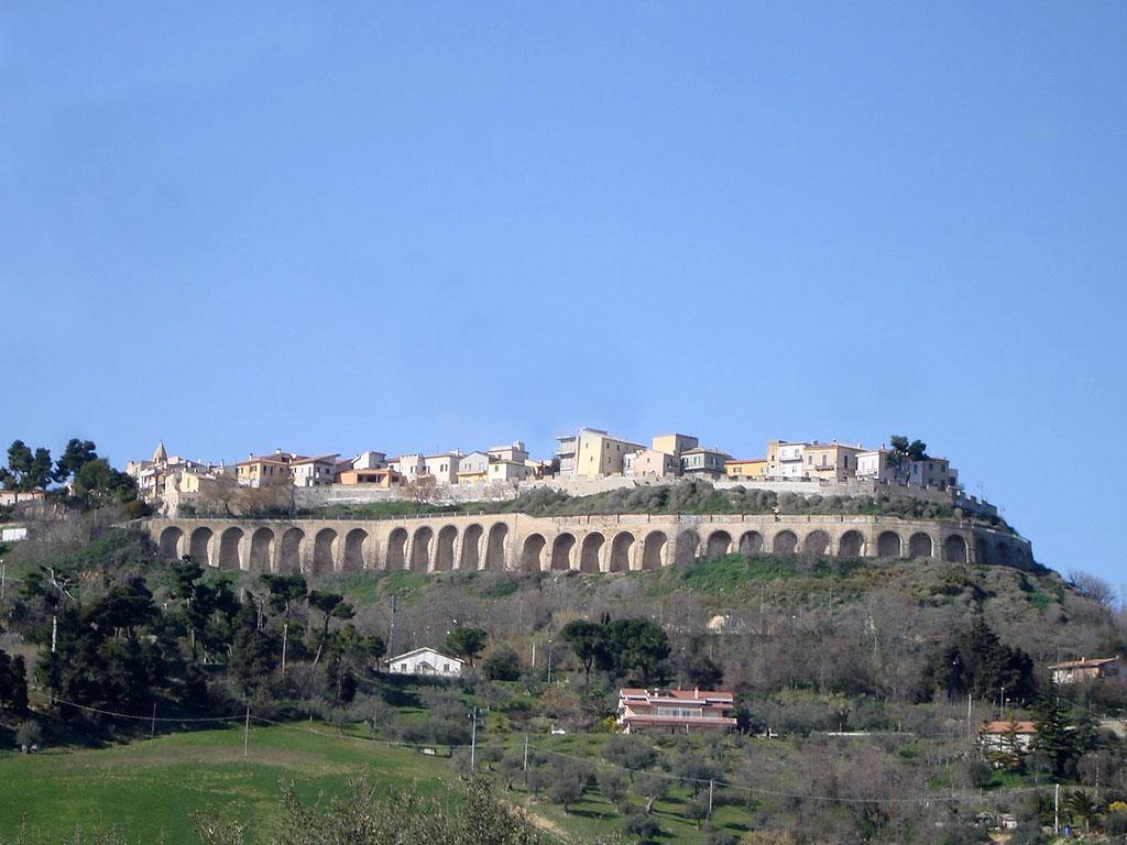 B&B Santa Lucia Silvi Paese Экстерьер фото