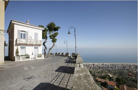 B&B Santa Lucia Silvi Paese Экстерьер фото